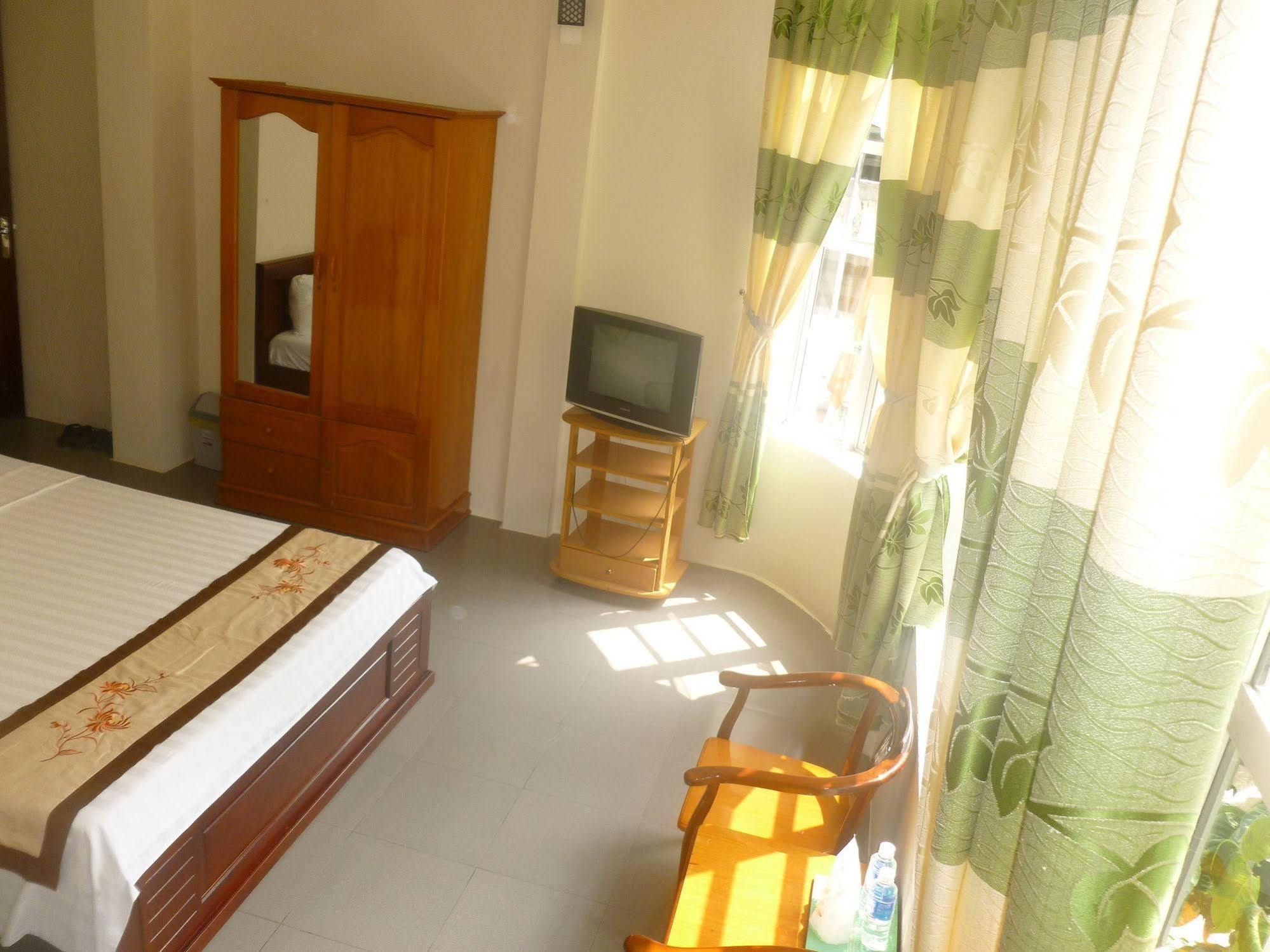 Nam Long Hotel Dong Hoi Exterior foto