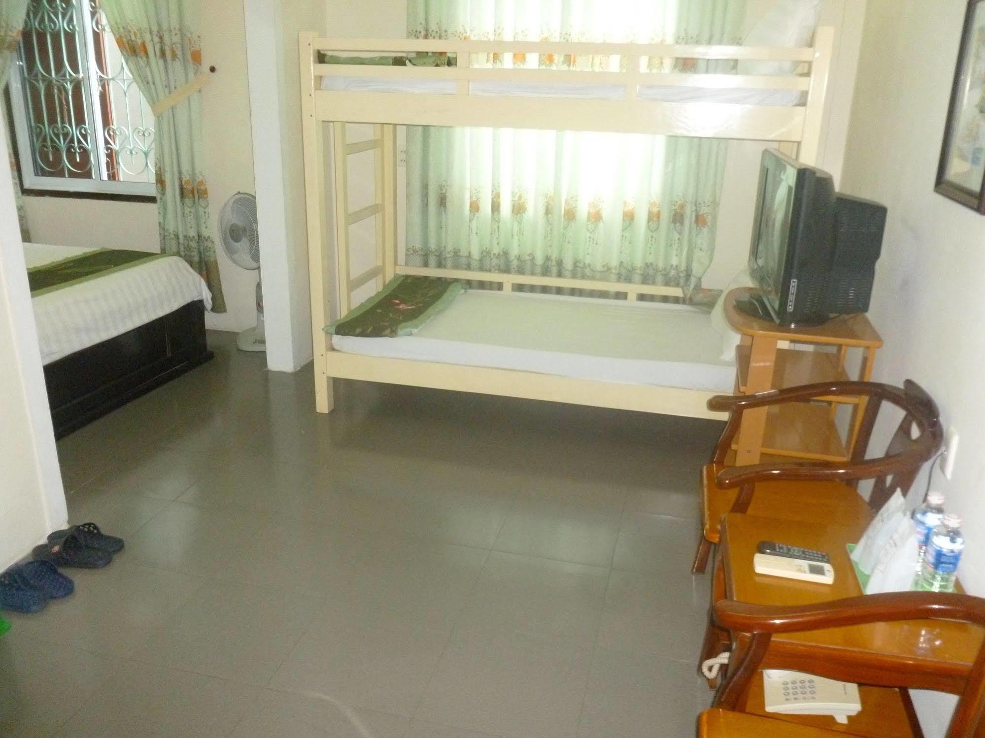 Nam Long Hotel Dong Hoi Exterior foto